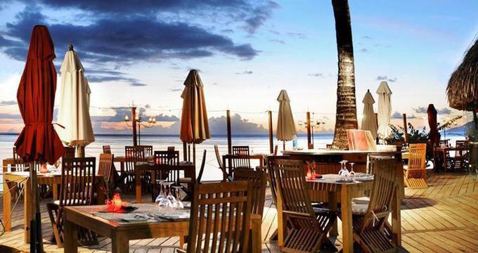 10 Best Beach Restaurants For A Romantic Wedding Proposal