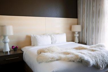 Rooms & Suites