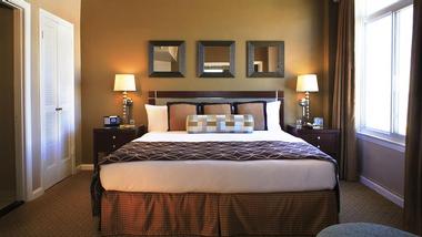 Rooms & Suites