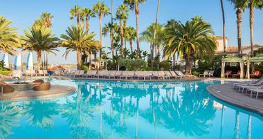 Hilton San Diego pool
