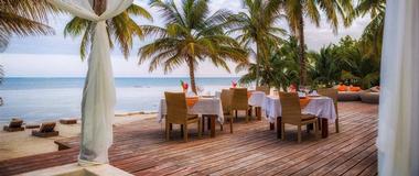 Dining at El Secreto