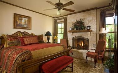 Inn on Lake Granbury Rooms & Suites