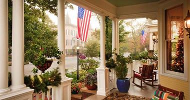 Azalea Inn & Villas front porch