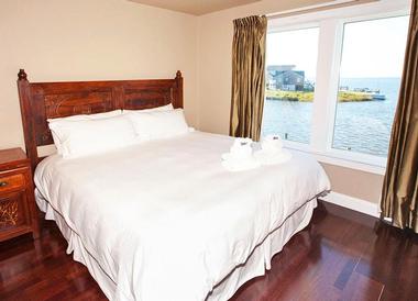 Rooms & Suites