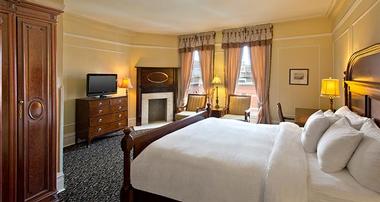Rooms & Suites
