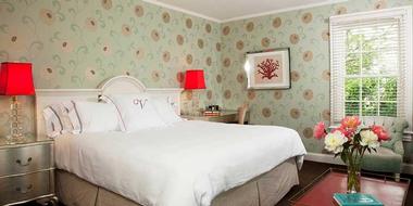 Rooms & Suites