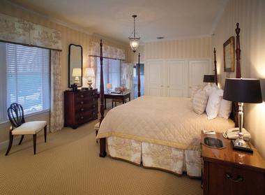 Rooms & Suites