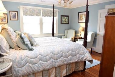 Rooms & Suites