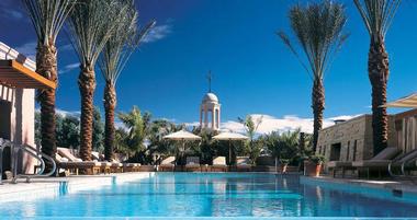 Infinity edge pool