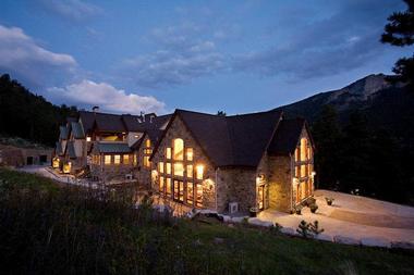 Della Terra Mountain Chateau | Inns & Lodges in the U.S. Rocky Mountains