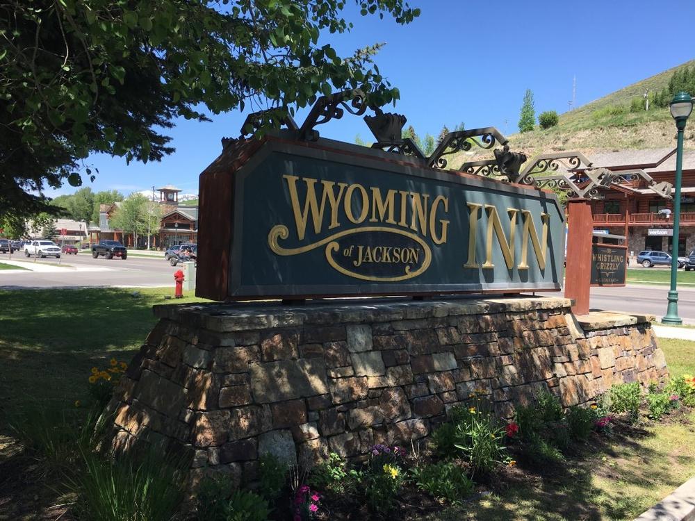 If You Seek Mountain Charm, Stay at Wyoming Inn of Jackson Hole