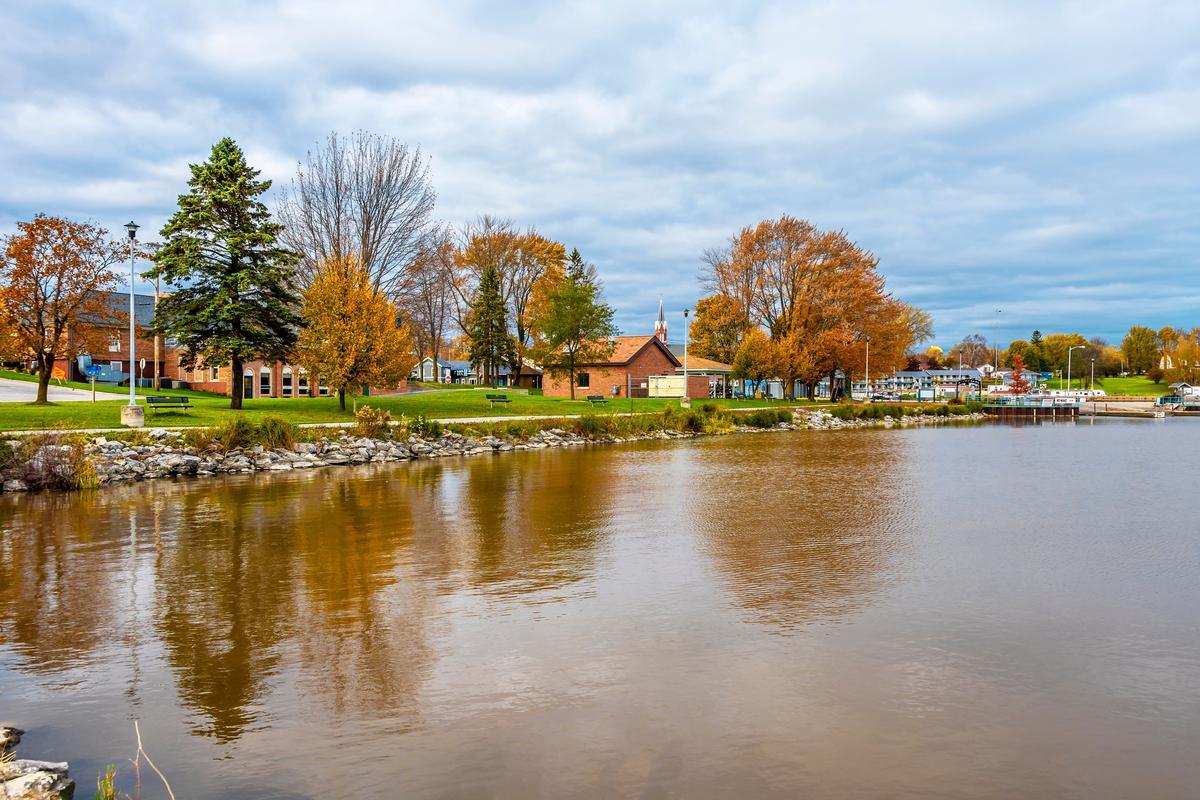 Algoma, Wisconsin: Lake Mist & Quiet Shores