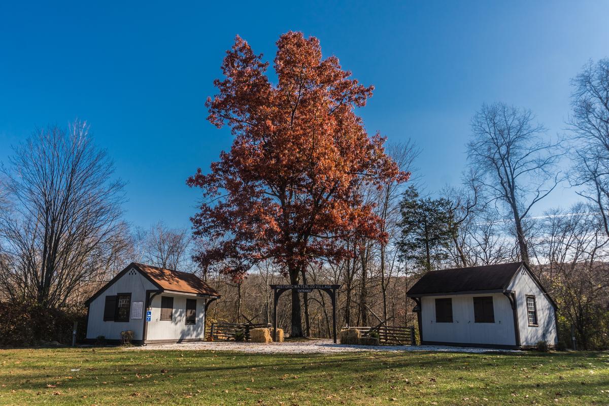 Hackettstown, New Jersey: Apples, Hills & Porch Light Charm
