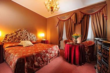 Rooms & Suites