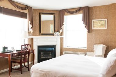 Rooms & Suites