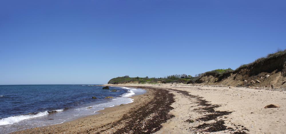 Discover lighthouses and bike quiet roads during a peaceful romantic weekend.