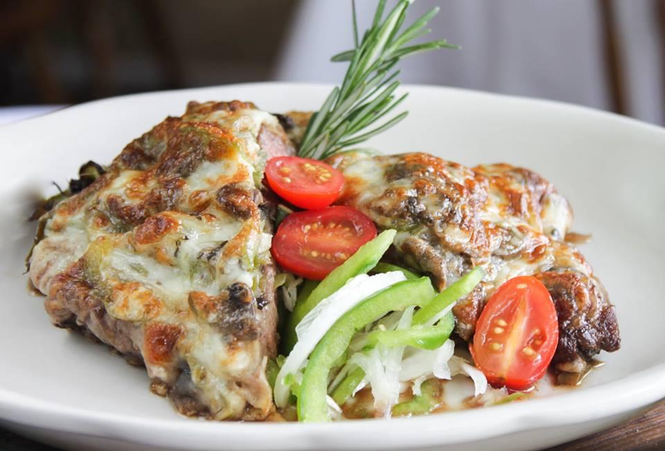 Enjoy classic Italian favorites and admire cozy, family-friendly vibes during your weekend trip.