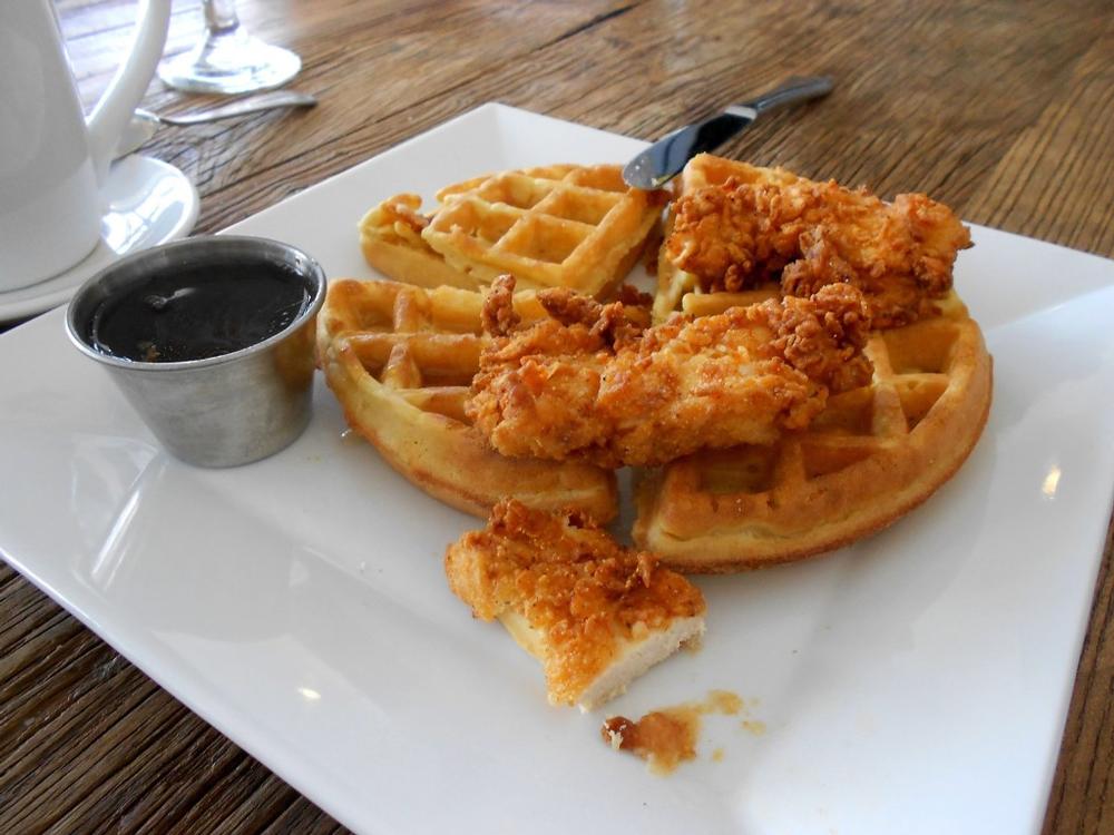 If You’re Craving Soulful Cuisine and Stylish Vibes, Dine at Alvin & Friends