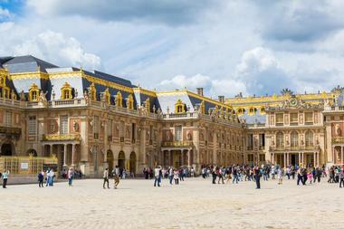 Getting To Versailles From Paris By Bus