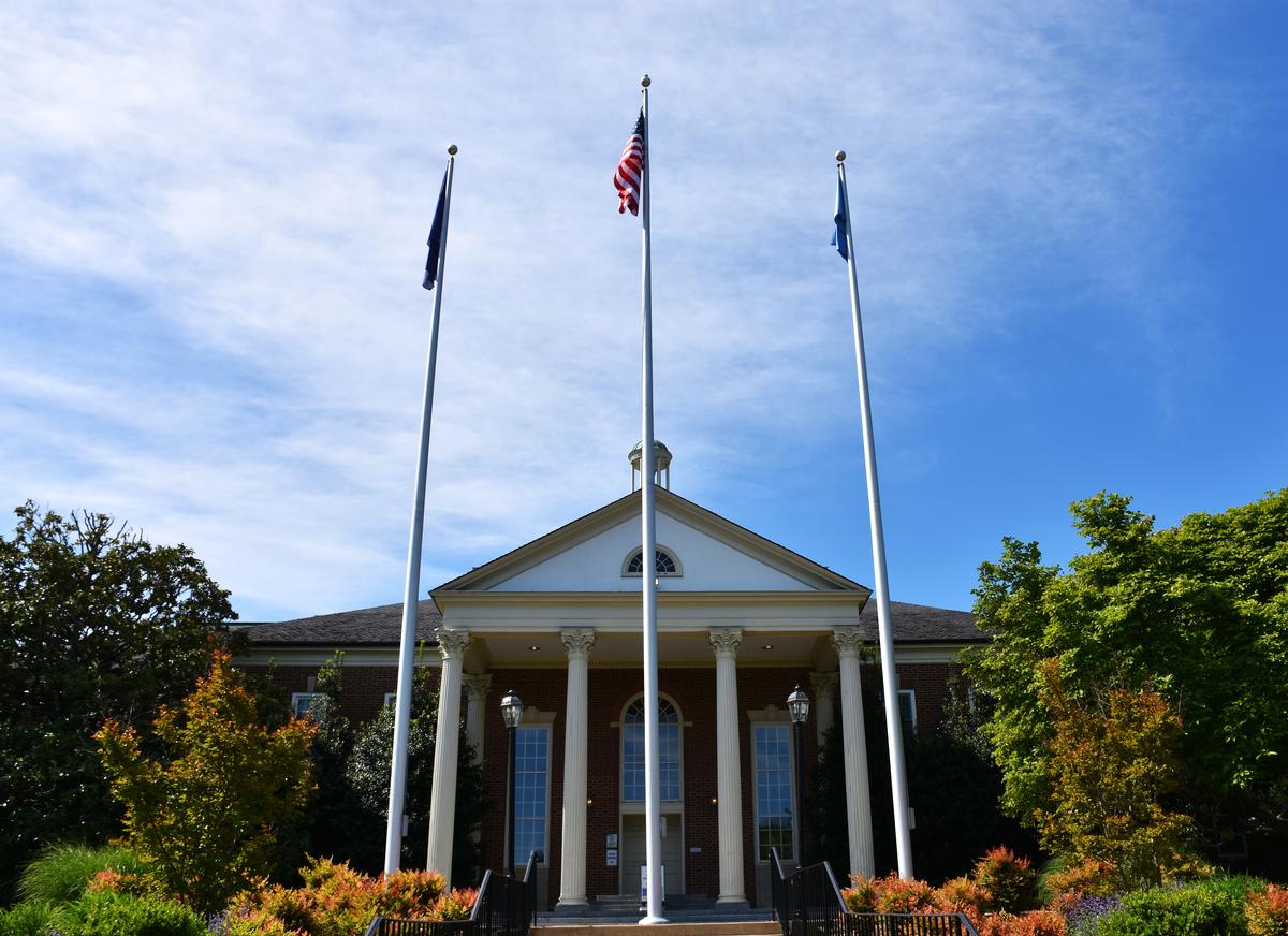 Fairfax: Courthouse Quiet & Korean Spice