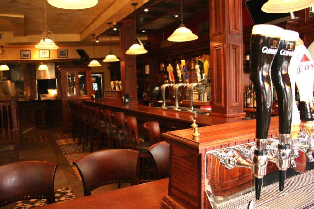 Relax Riverside with Classic Irish Fare at The Goose’s Acre