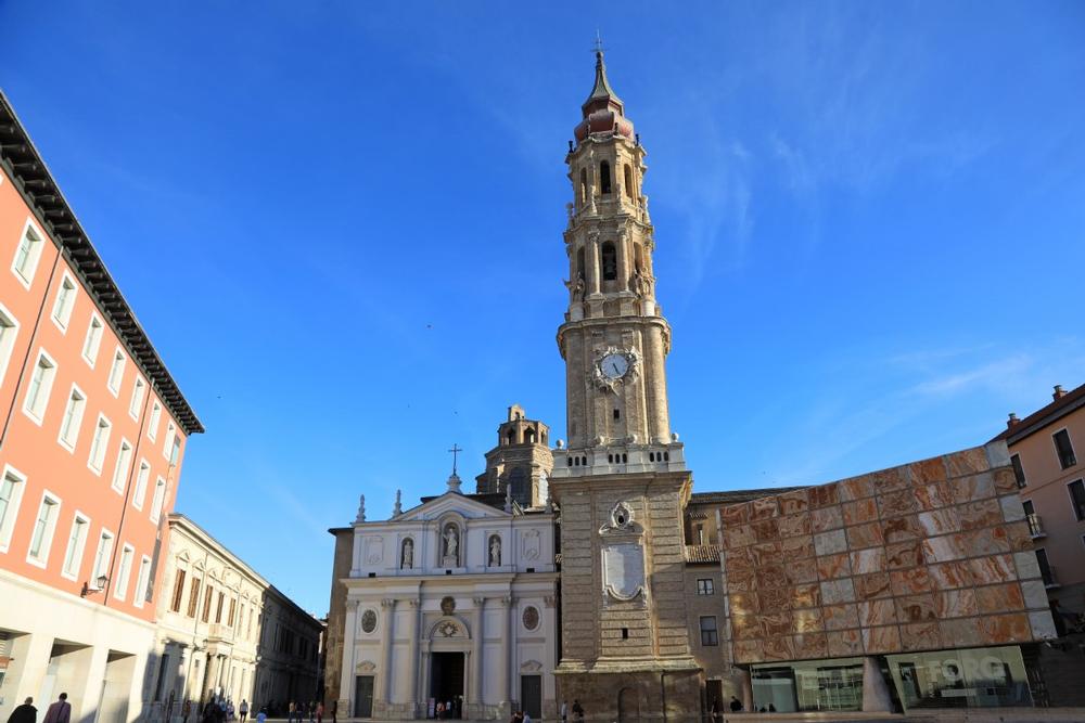 Experience Gothic and Mudejar Splendor at Catedral del Salvador de Zaragoza