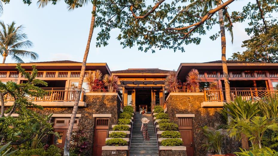 If Private Villas and Pristine Beaches Tempt You, Stay at Four Seasons Hualalai