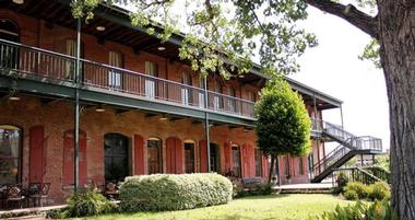 Ant Street Inn