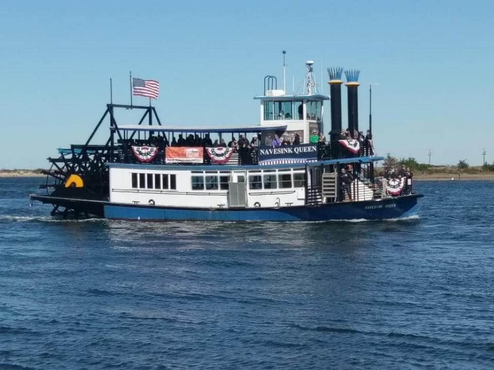 Sail into Relaxation with Classic Boat Rides
