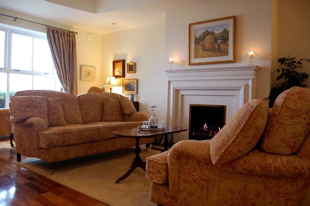Relax in Boutique Comfort at Castlewood House