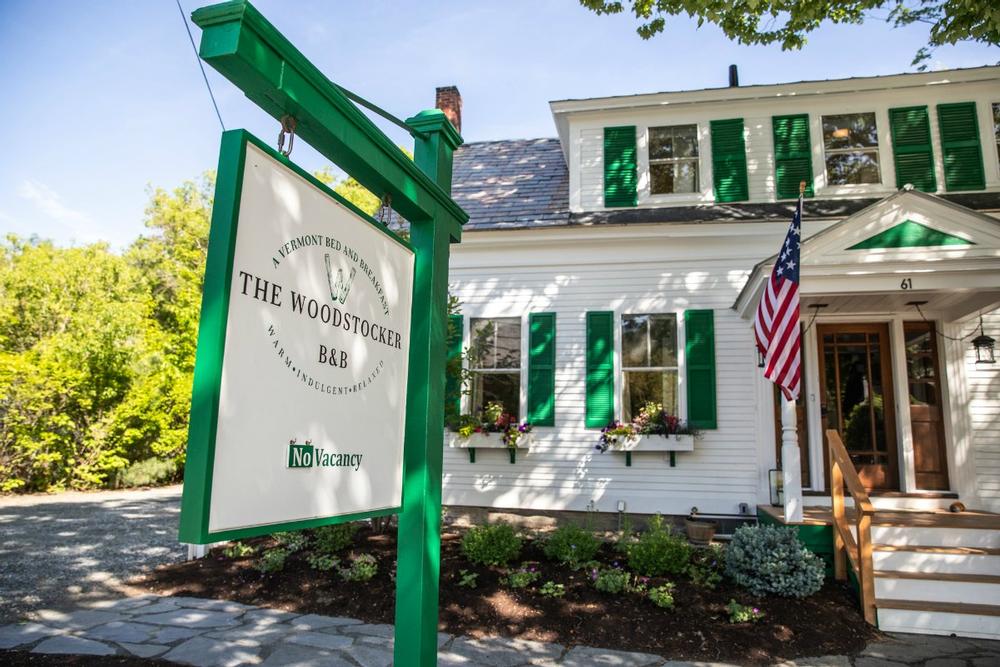 Visit Mount Tom and relax in comfort on a scenic spring stay.