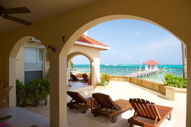 Ambergris Caye Hotels: The Palms Oceanfront Suites