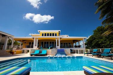 Ambergris Caye Hotels: Wataview Vacation Home