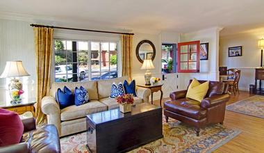 Hotels Near Me: Wayside Inn