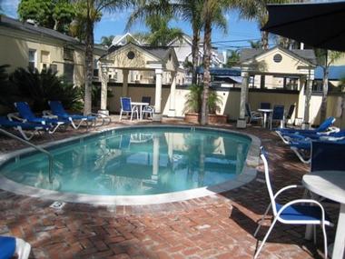 Hotels Near Me: Coronado Inn