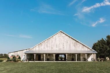 Wedding Venues Near Me: The Barn on Boundary