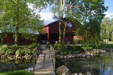 Ohio Barn Wedding Venues: Willow Tree