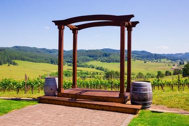Wedding Venues in Oregon: Sweet Cheeks Winery