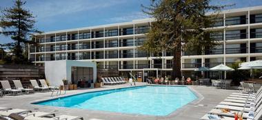 Hotel Paradox
