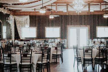 Rustic Wedding Venues: Rustic Timbers Venue