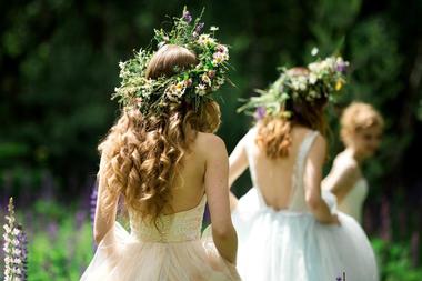 Rustic Wedding Venues: The Barn at The Woods
