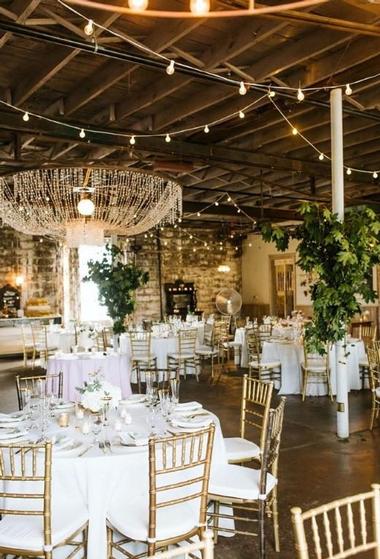 Rustic Wedding Venues: The Blue Dress Barn