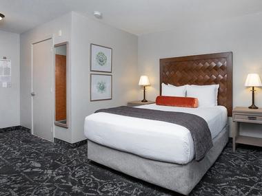 Hotels Near Me: The Mediterranean Inn