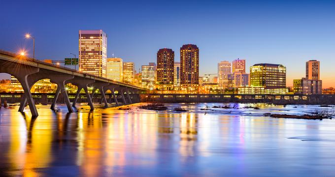 Bridge over the river in Richmond, Virginia