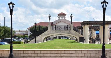 San Marcos, Texas: Parks, Tubing Spots & Historic Landmarks