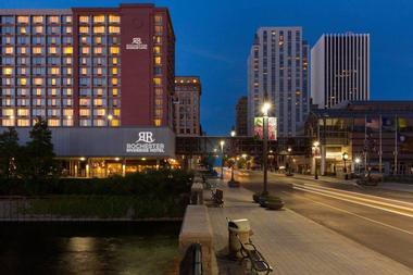 Indoor Wedding Venues Near Me: Rochester Riverside Hotel