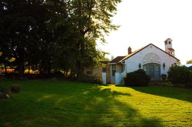 Wedding Venues in Spokane, Washington: Rosehurst Garden
