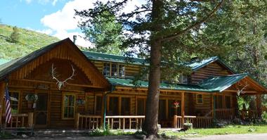 Shoshone Lodge & Guest Ranch