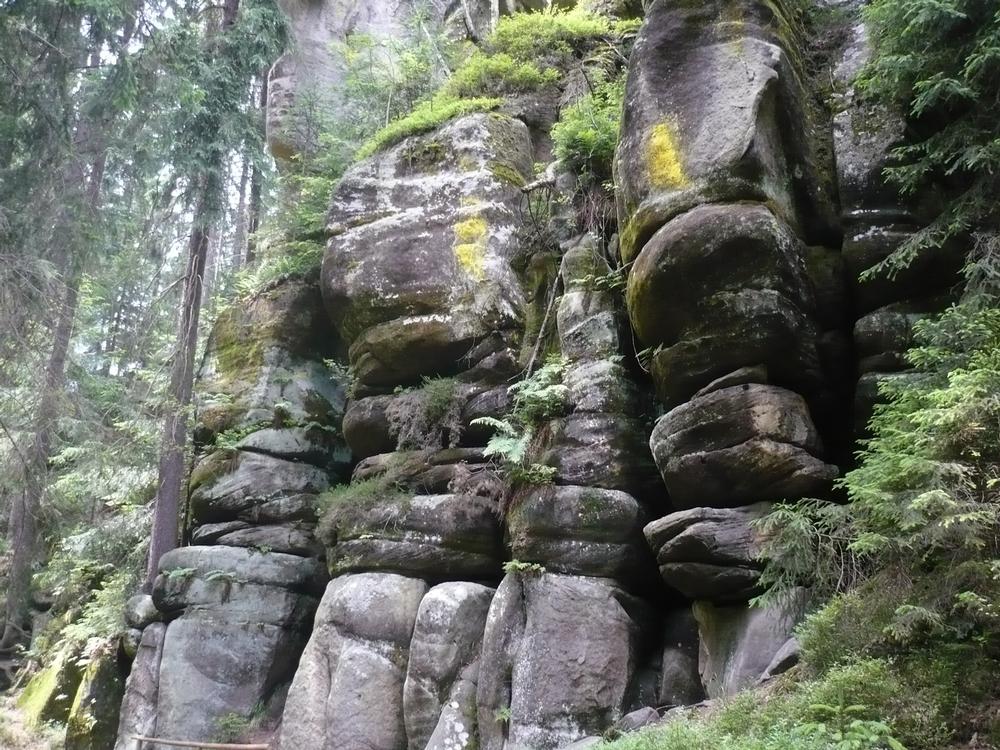 If Towering Stone Labyrinths Call to You, Hike Adrspach-Teplice Rocks