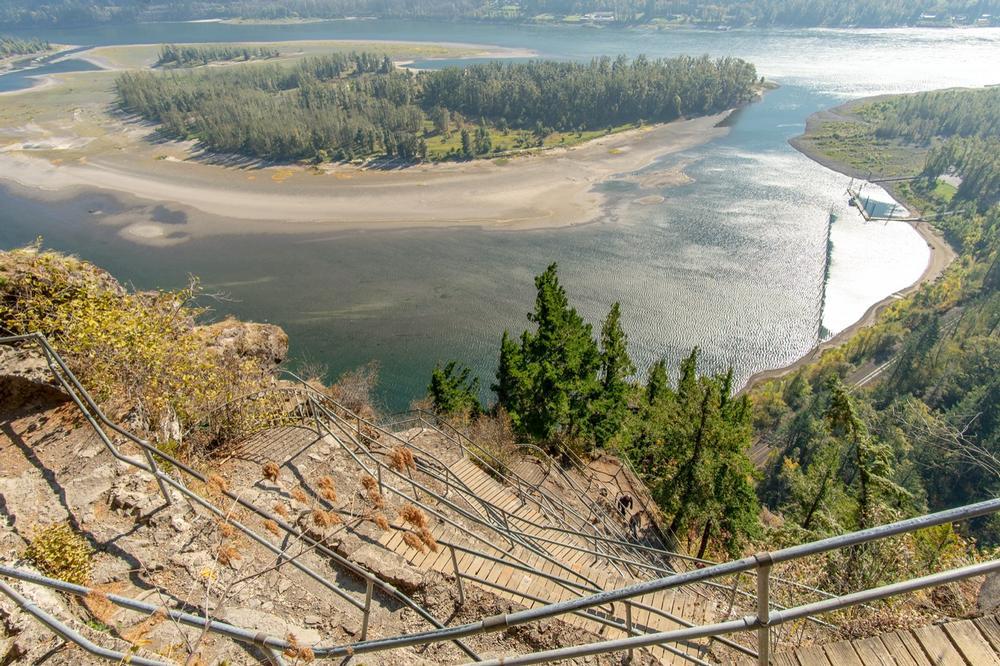 Beacon Rock State Park - 1 hour by car from Vancouver, WA